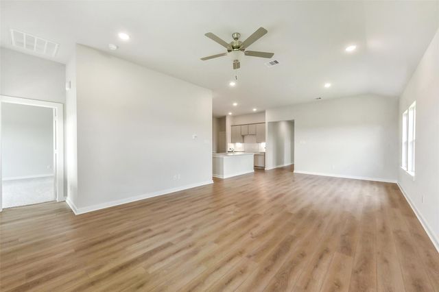 66 Leon Way, Dayton, TX 77535