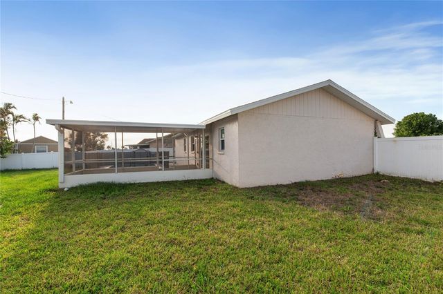 2415 15TH STREET W, Palmetto, FL 34221