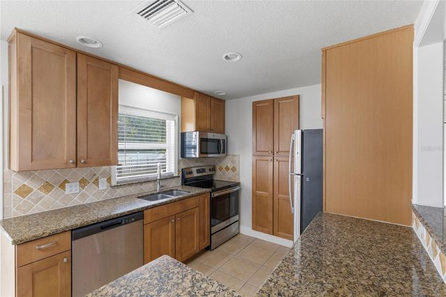 2415 15TH STREET W, Palmetto, FL 34221