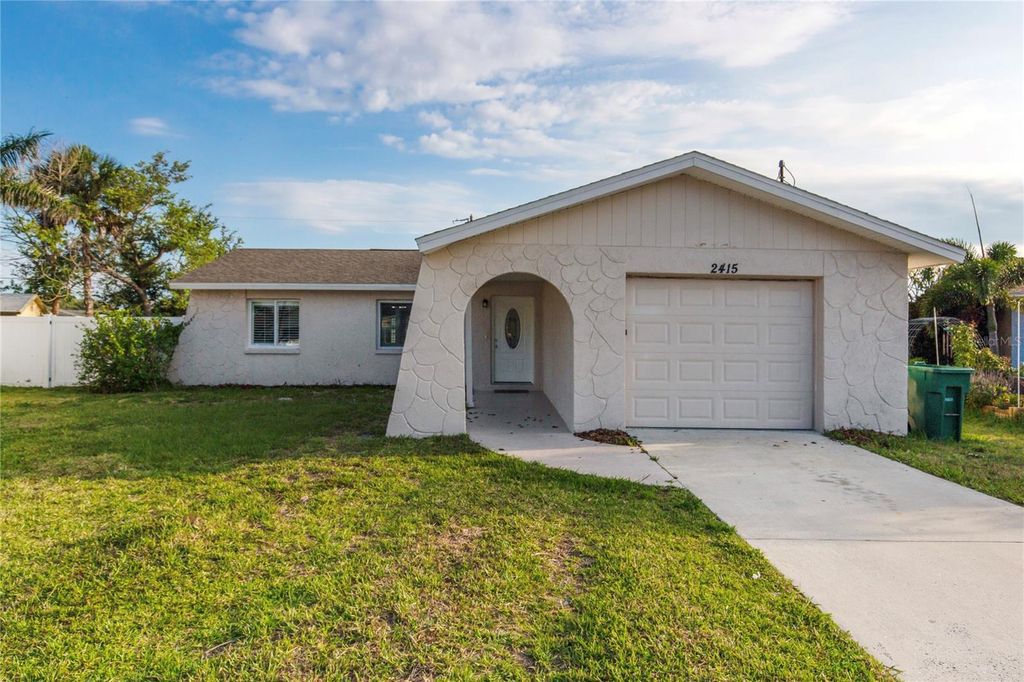 2415 15TH STREET W, Palmetto, FL 34221