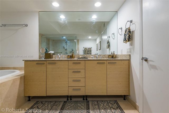 1830 S Ocean Drive 2410, Hallandale Beach, FL 33009