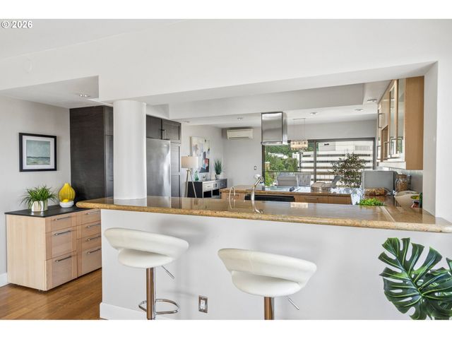 2211 Sw 1ST Ave 1402, Portland, OR 97201