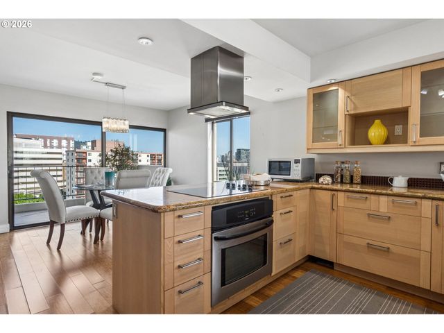2211 Sw 1ST Ave 1402, Portland, OR 97201