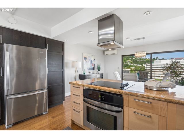 2211 Sw 1ST Ave 1402, Portland, OR 97201
