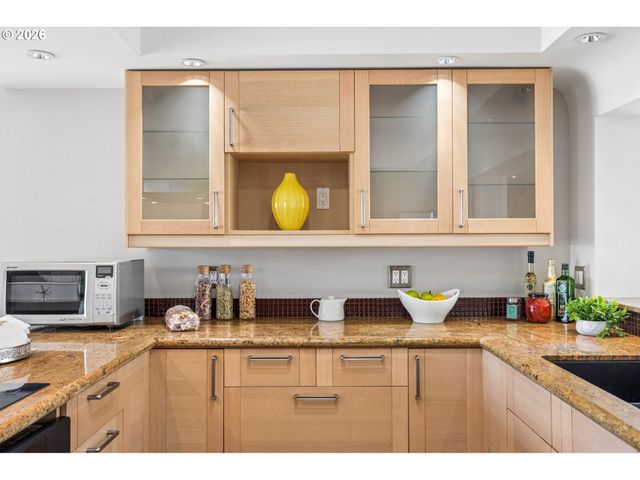 2211 Sw 1ST Ave 1402, Portland, OR 97201