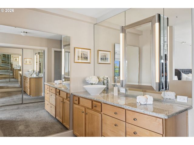 2211 Sw 1ST Ave 1402, Portland, OR 97201