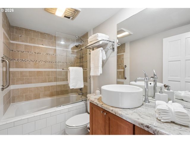 2211 Sw 1ST Ave 1402, Portland, OR 97201