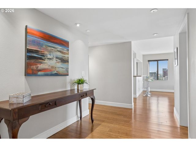 2211 Sw 1ST Ave 1402, Portland, OR 97201
