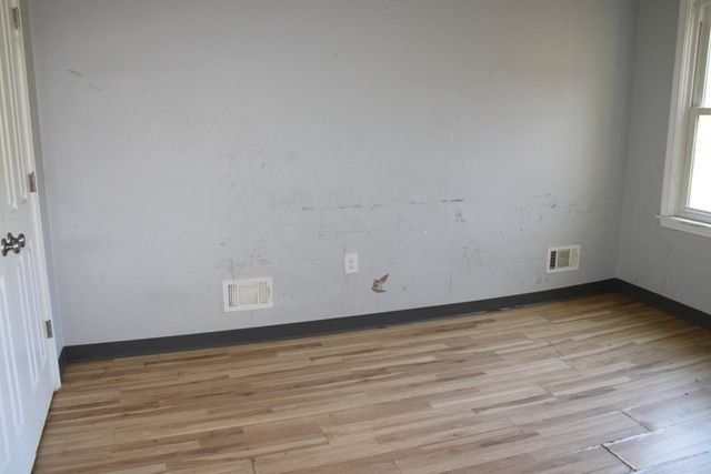 7421 Race St, Homewood Brushton, PA 15208