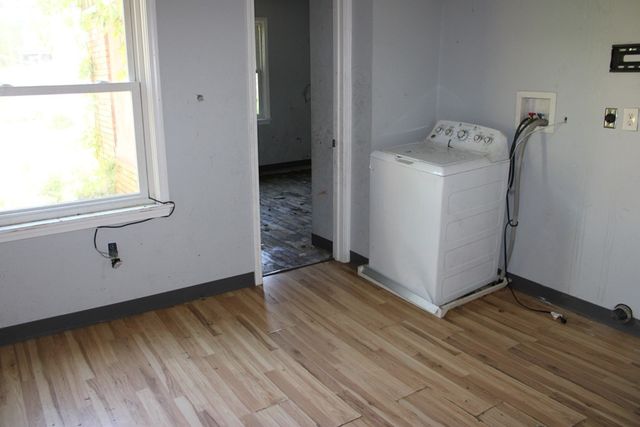 7421 Race St, Homewood Brushton, PA 15208
