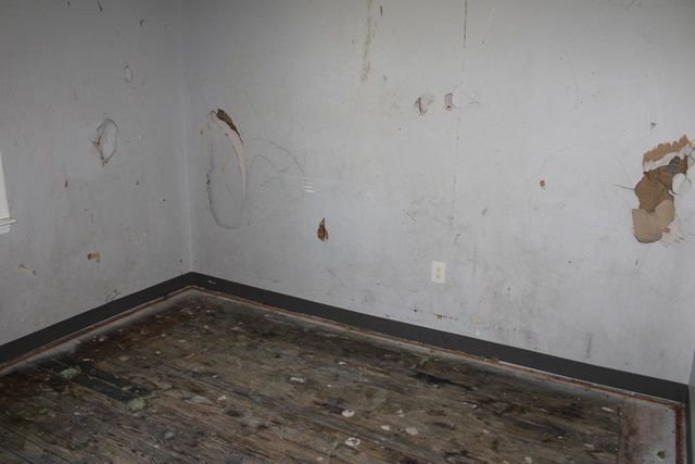 7421 Race St, Homewood Brushton, PA 15208