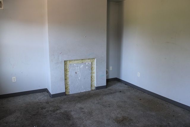 7421 Race St, Homewood Brushton, PA 15208