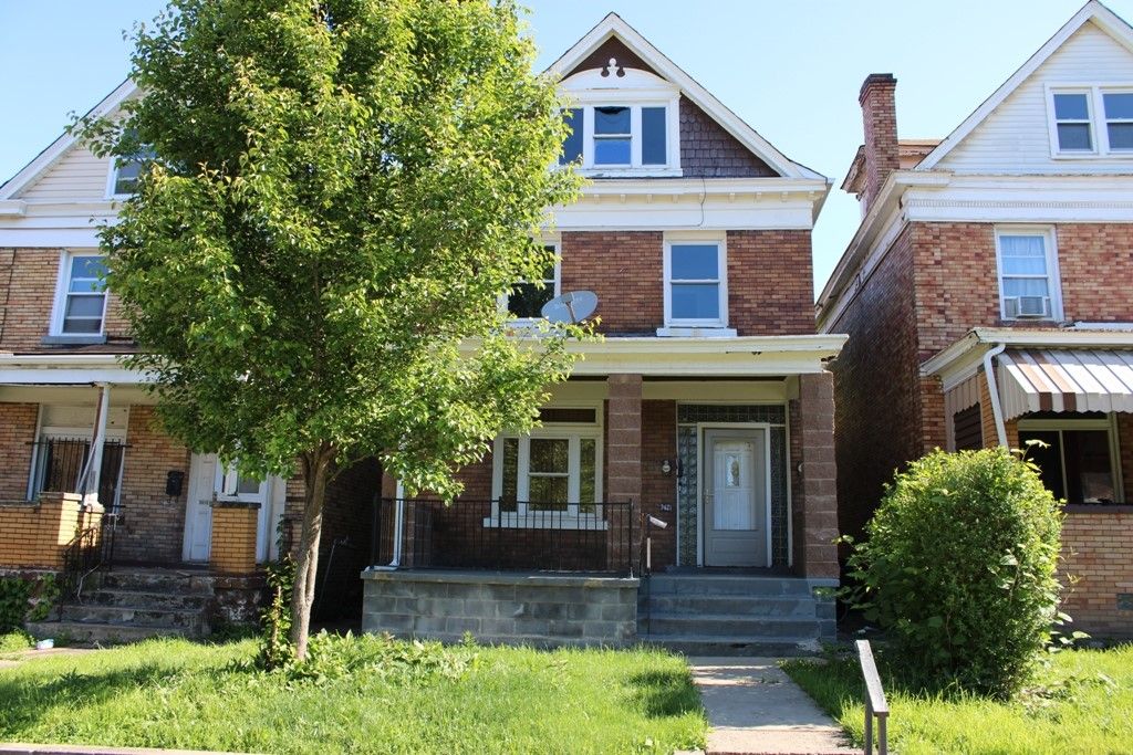 7421 Race St, Homewood Brushton, PA 15208