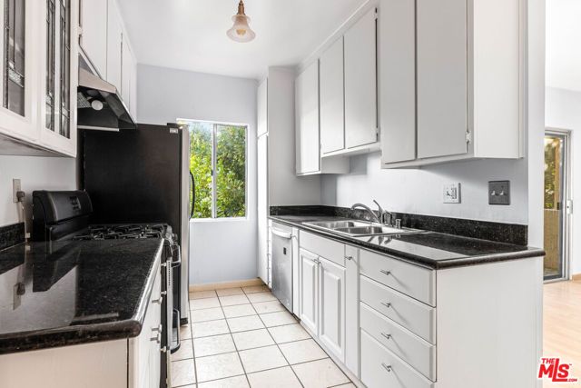 5055 Coldwater Canyon Avenue 217, Sherman Oaks, CA 91423