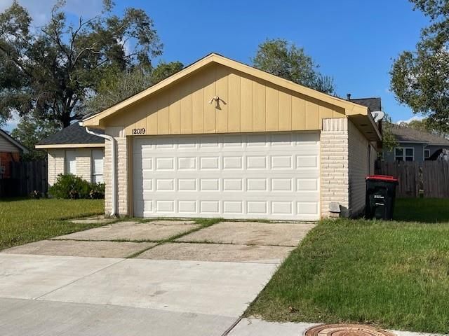 12019 Kings Grove Drive, Houston, TX 77044