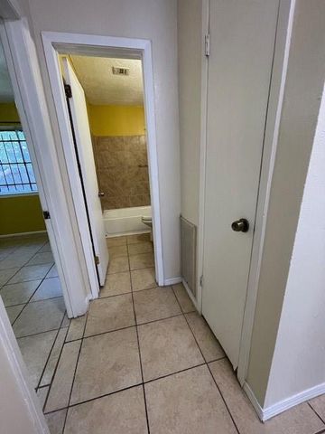 12019 Kings Grove Drive, Houston, TX 77044