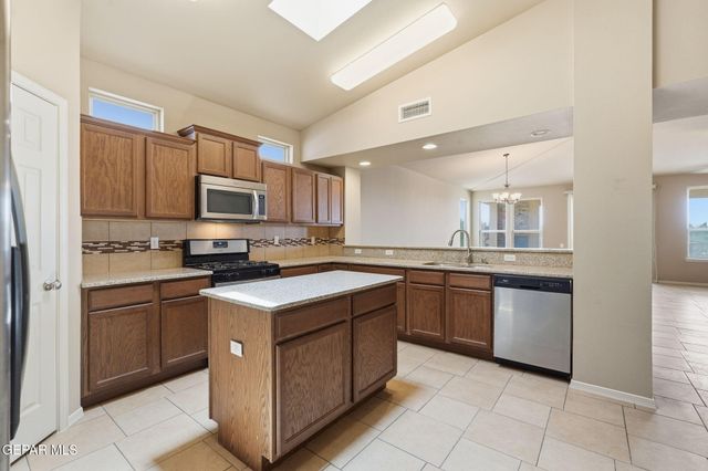 7240 LONGSPUR Drive, El Paso, TX 79911