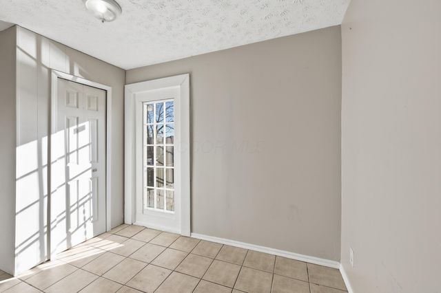 1452 Summit Street, Columbus, OH 43201