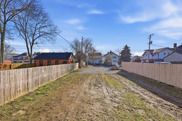 1452 Summit Street, Columbus, OH 43201