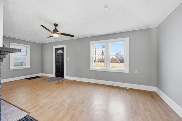 1452 Summit Street, Columbus, OH 43201