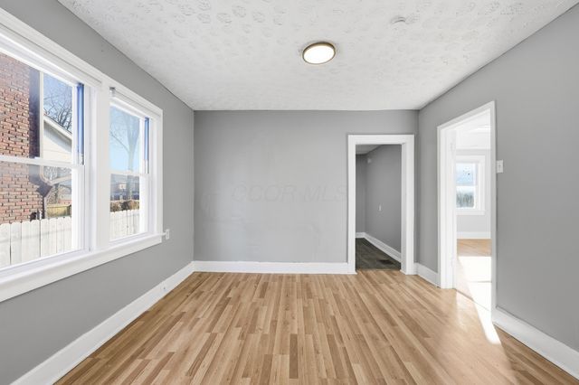 1452 Summit Street, Columbus, OH 43201