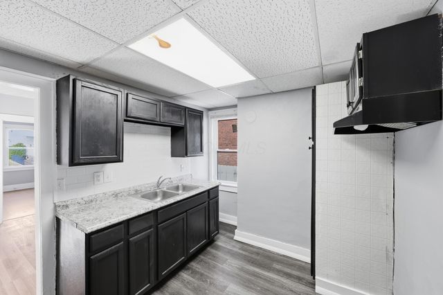 1452 Summit Street, Columbus, OH 43201