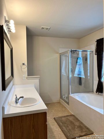 8454 Blackstone Cv, Converse, TX 78109