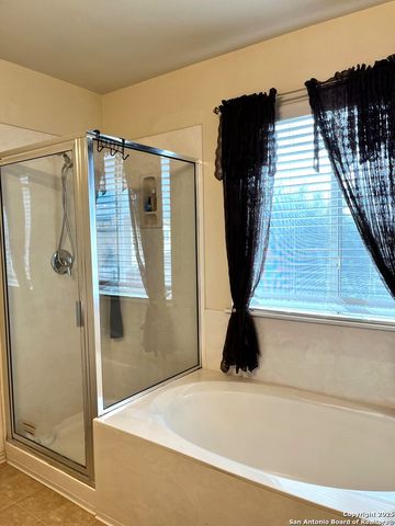 8454 Blackstone Cv, Converse, TX 78109