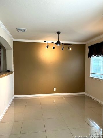 8454 Blackstone Cv, Converse, TX 78109