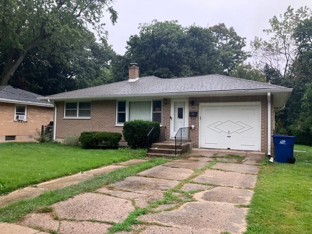 1333 Eastview Drive, Waukegan, IL 60085