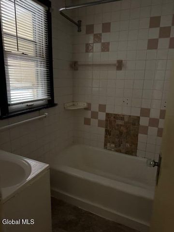 62 Williams Street, Niskayuna, NY 12309