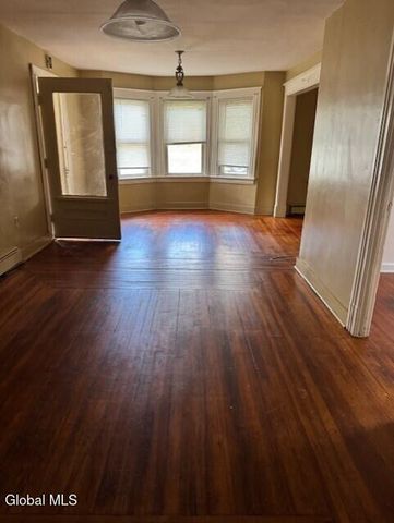 62 Williams Street, Niskayuna, NY 12309