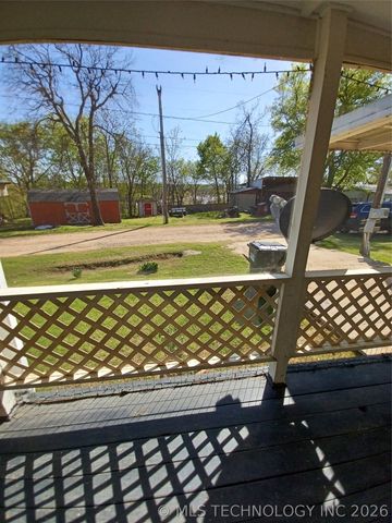 416747 Delaware Drive, Checotah, OK 74426