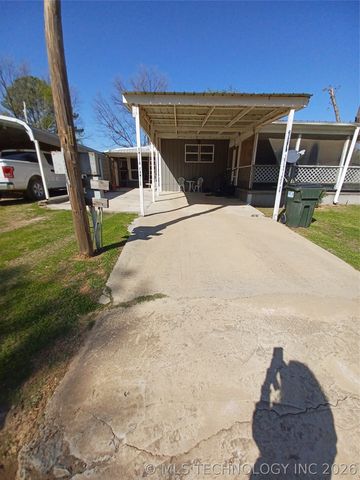 416747 Delaware Drive, Checotah, OK 74426