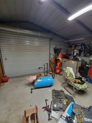 416747 Delaware Drive, Checotah, OK 74426