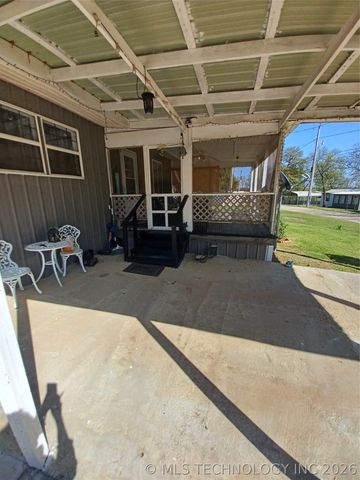 416747 Delaware Drive, Checotah, OK 74426