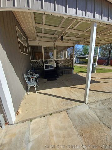 416747 Delaware Drive, Checotah, OK 74426