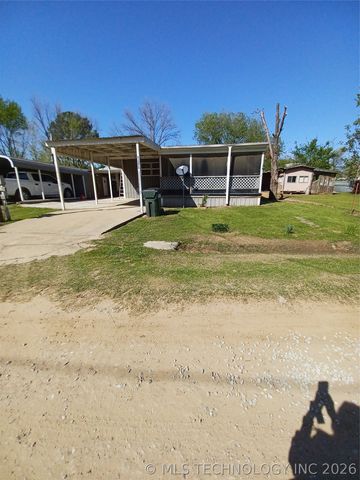 416747 Delaware Drive, Checotah, OK 74426
