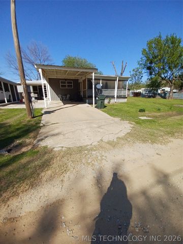 416747 Delaware Drive, Checotah, OK 74426