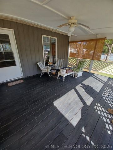 416747 Delaware Drive, Checotah, OK 74426