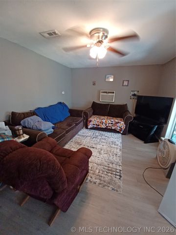 416747 Delaware Drive, Checotah, OK 74426