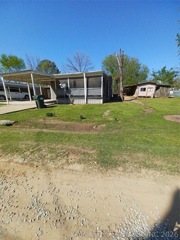 416747 Delaware Drive, Checotah, OK 74426