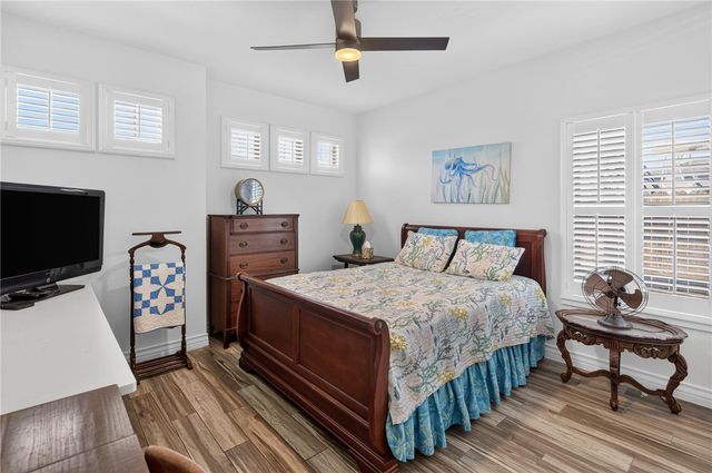 15909 COZUMEL Dr, Corpus Christi, TX 78418