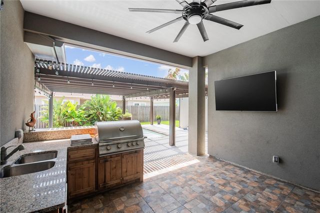 15909 COZUMEL Dr, Corpus Christi, TX 78418