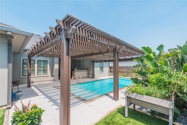 15909 COZUMEL Dr, Corpus Christi, TX 78418