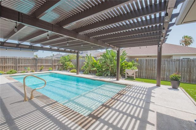 15909 COZUMEL Dr, Corpus Christi, TX 78418