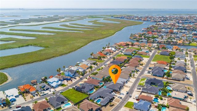 15909 COZUMEL Dr, Corpus Christi, TX 78418