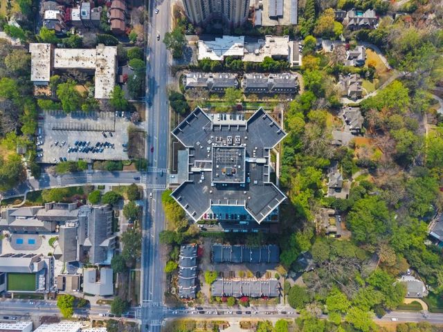 2660 Peachtree Road NW 16C, Atlanta, GA 30305