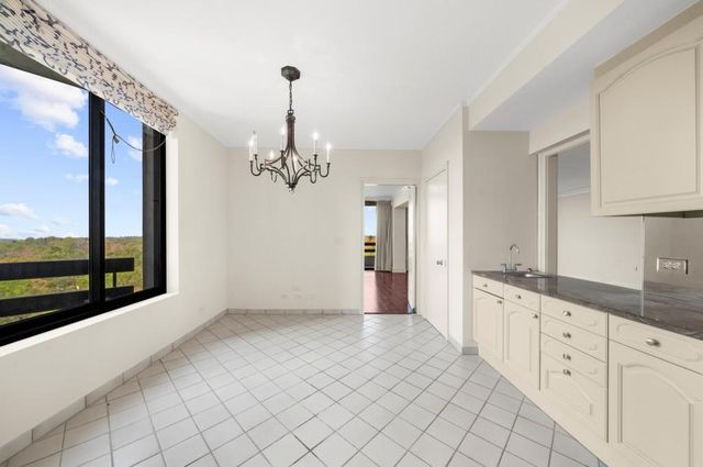 2660 Peachtree Road NW 16C, Atlanta, GA 30305