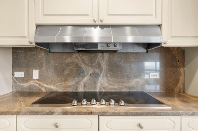 2660 Peachtree Road NW 16C, Atlanta, GA 30305